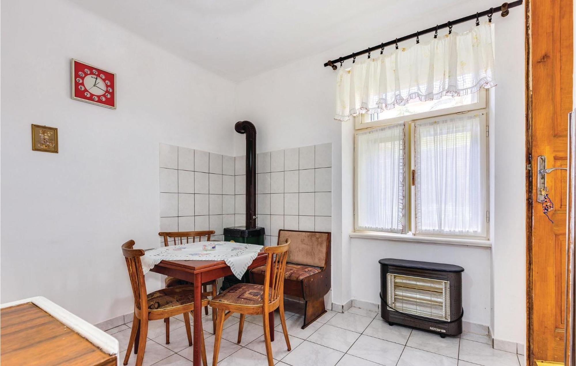 1 Bedroom Beautiful Apartment In Bakar Exterior foto